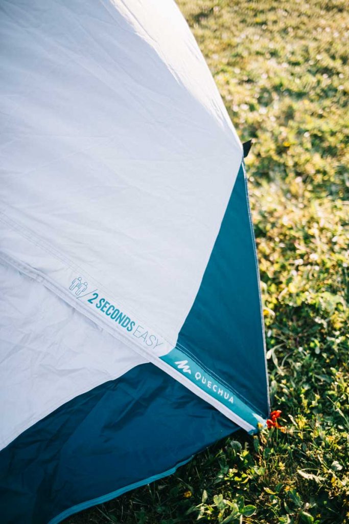 La nouvelle tente 2 secondes easy de chez Quechua. credit photo : Clara Ferrand