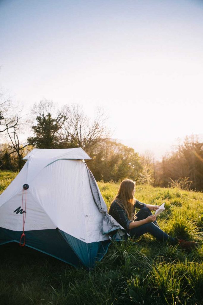 Débuter le camping avec les produit Quechua disponibles chez Décathlon. crédit photo : Clara Ferrand - blog Wildroad
