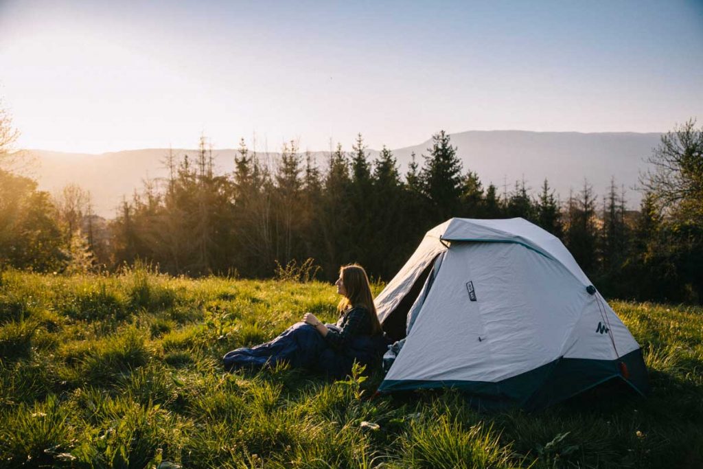 Un week-end camping en France avec la nouvelle tente 2 secondes de Quechua. credit photo : Clara Ferrand - blog Wildroad
