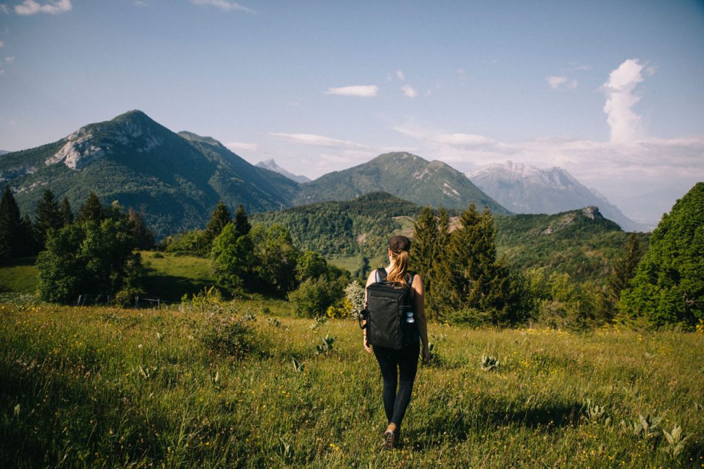 Les conseils d'une femme pour randonner seule dans la nature