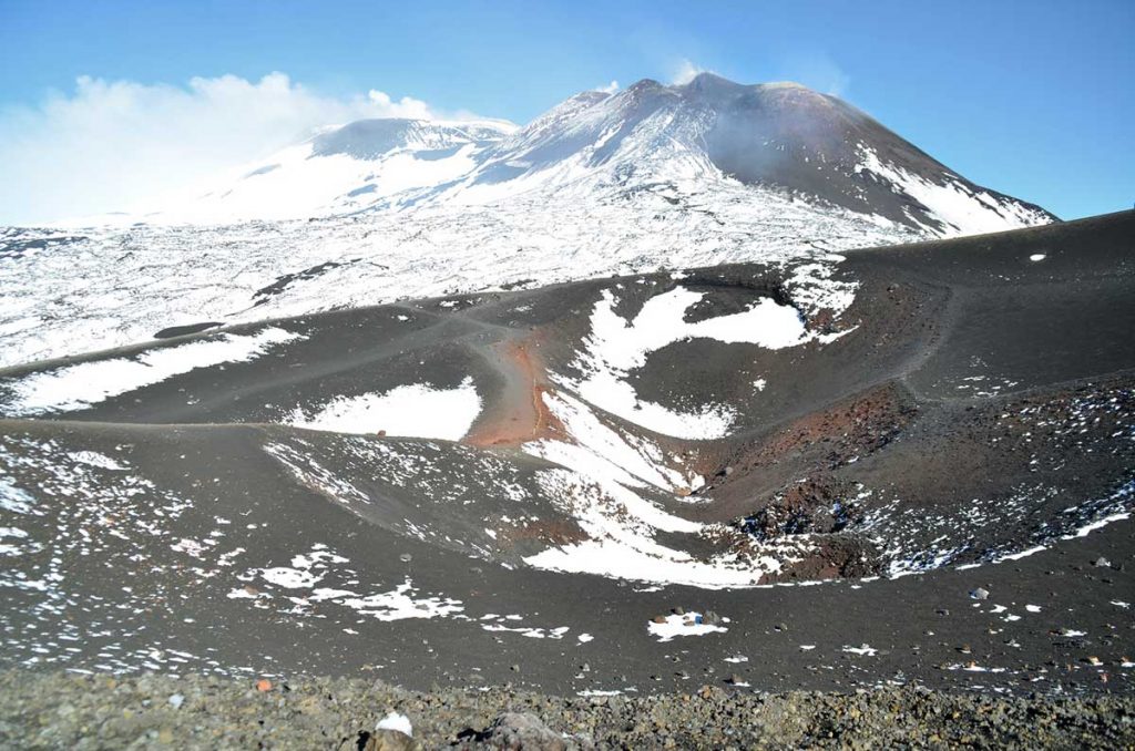 Visiter et randonner sur l'Etna, le volcan actif en Sicile. crédit photo : Chrissandvoyage