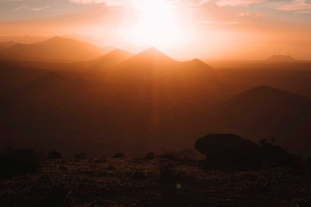 Les volcans de Lanzarote, dans les Canaries. crédit photo : le blog Cash Pistache