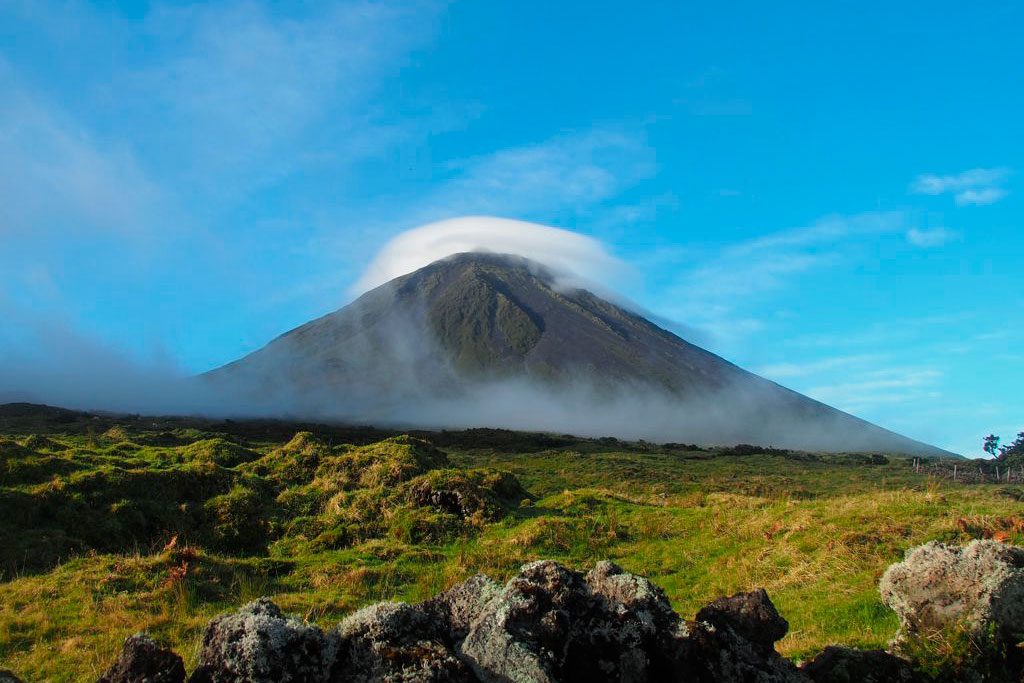 L'île de Pico et son volcan à visiter dans l'archipel des Açores. Crédit photo : Au goût d'Emma