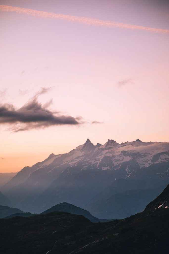 Le glacier de la Meije dans le massif des Écrin vu du Taillefer. crédit photo : Clara Ferrand - Blog wildroad