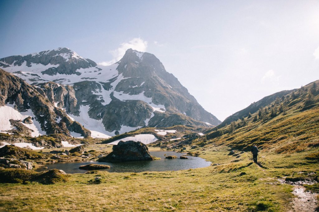 Le plateau des lacs et ses paysages merveilleux au pied du sommet du Taillefer. crédit photo : Clara Ferrand - blog Wildroad
