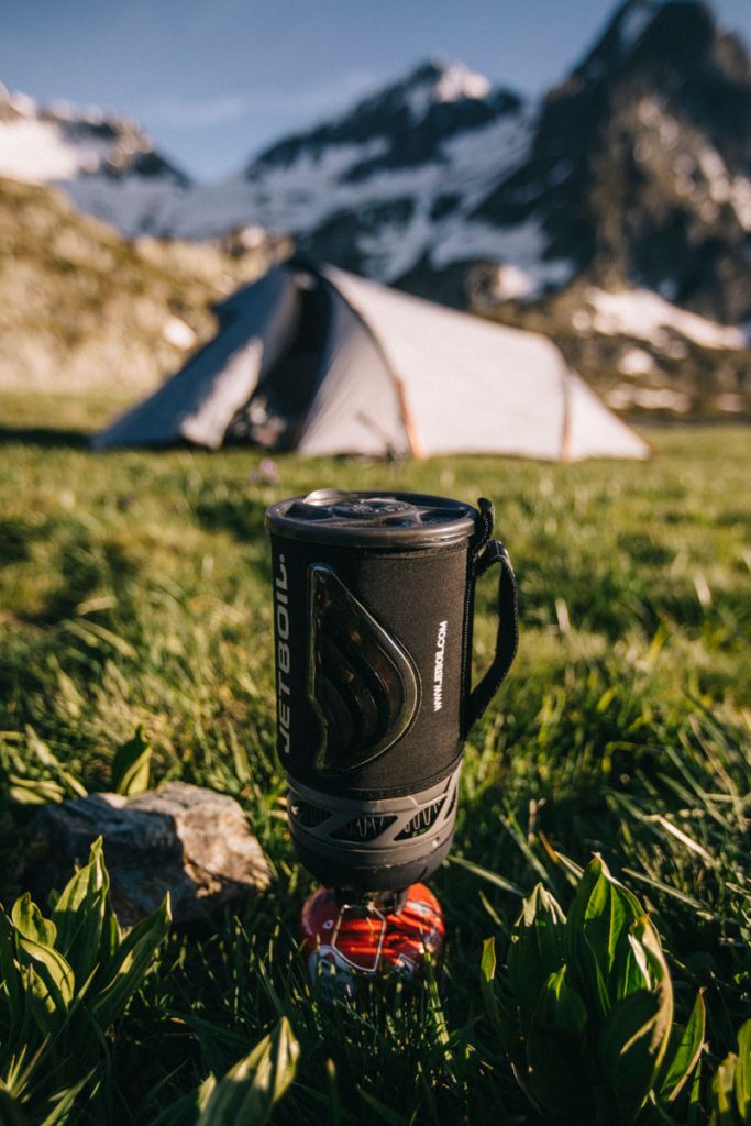 Le matériel de camping pour faire un bivouac dans les Alpes. crédit photo : Clara Ferrand
