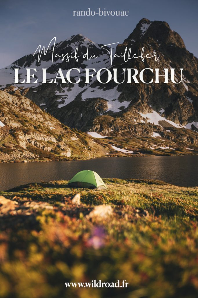 Toutes les informations pur faire un bivouac au plateau des lacs dans le massif des Écrins dans le département de l'Isère. Les plus beaux panoramas des Alpes seront à votre portée. Crédit photo : Clara Ferrand - blog Wildroad #weekendfrance #destinationfrance #lesAlpes #Écrins #massifdutaillefer #hiking #rando 