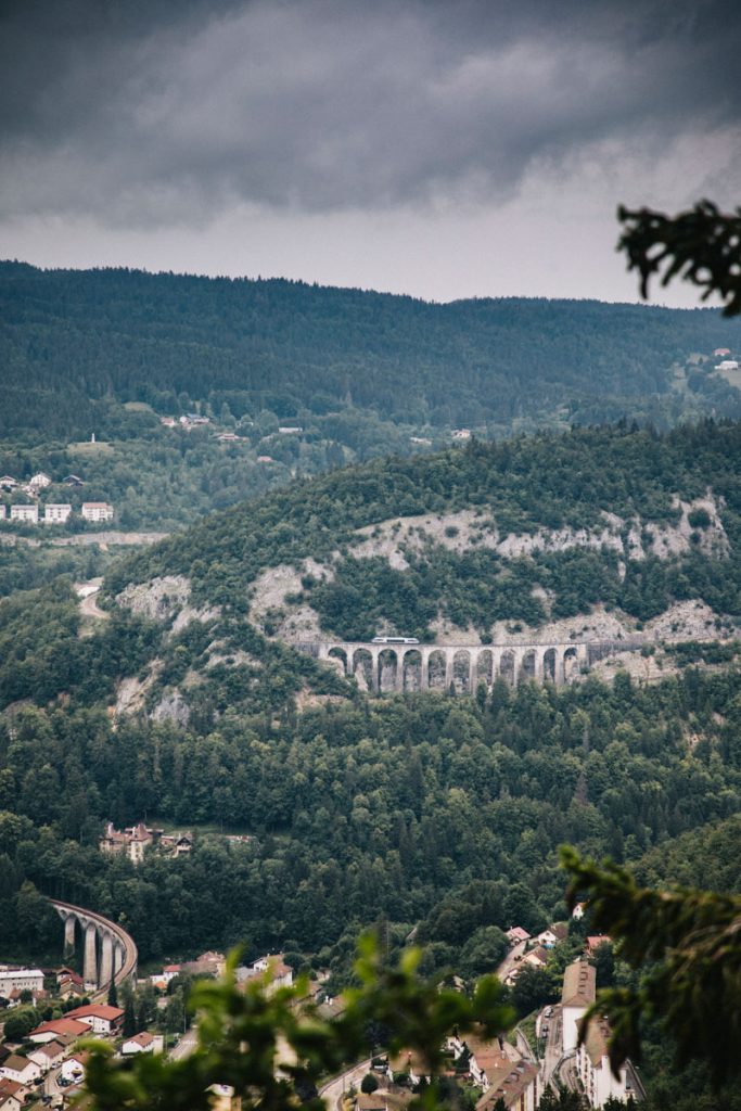 Les aqueduc dans la ville de Morez dans le Haut Jura. crédit photo : Clara Ferrand - blog Wildroad