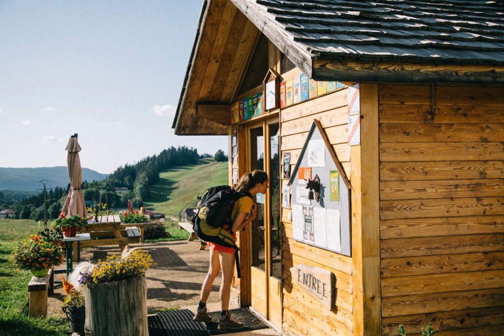 Les gîte d'étape, des hébergements sur le tracé de grands sentiers de randonnée. crédit photo : Clara Ferrand - blog Wildroad