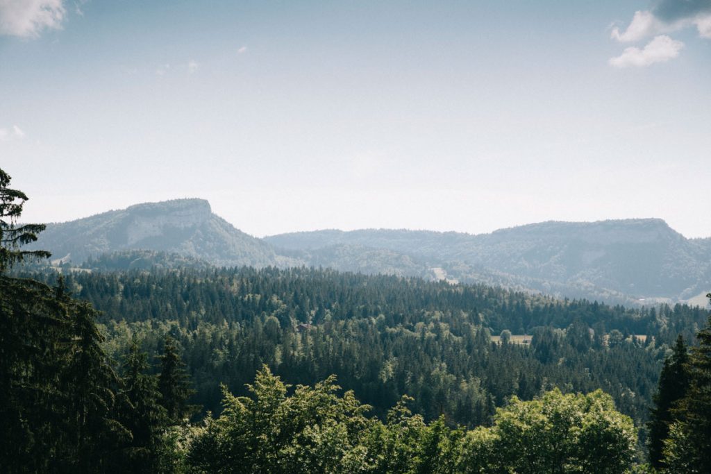 Les paysages du massif du Jura à voir pendant un trek. crédit photo : Clara Ferrand - blog Wildroad