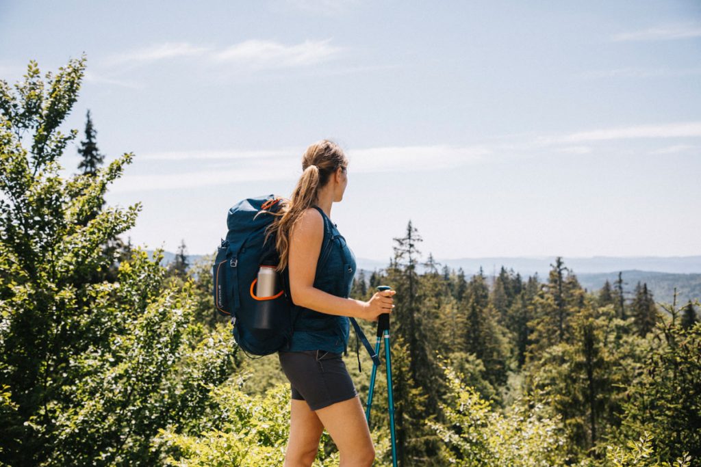 Mon équipement pour 4 jours de trek dans le Jura sur l'échappée jurassienne. crédit photo : Clara Ferrand - blog Wildroad