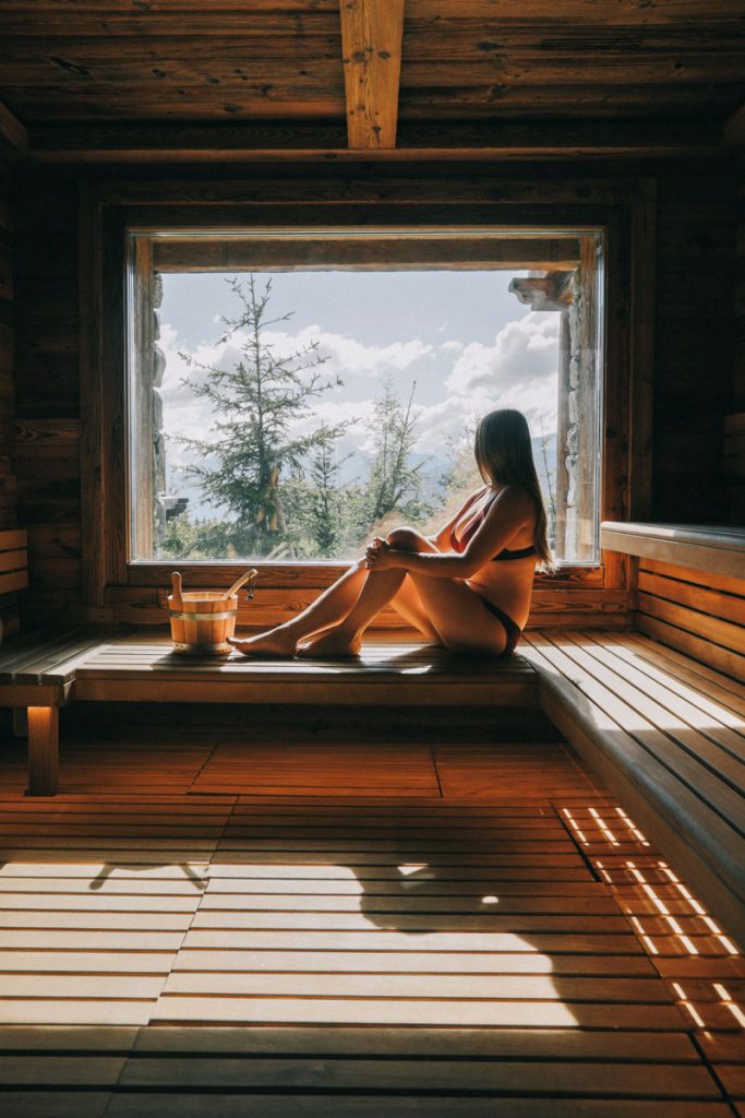 Sauna et week-end à la montagne en Savoie. crédit photo : Clara Ferrand - blog Wildroad