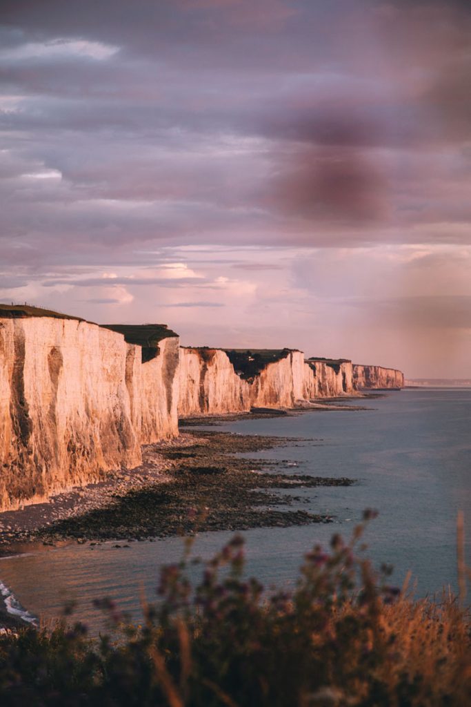 Le coucher de soleil sur les falaise d'Ault. crédit photo : Clara Ferrand - blog Wildroad