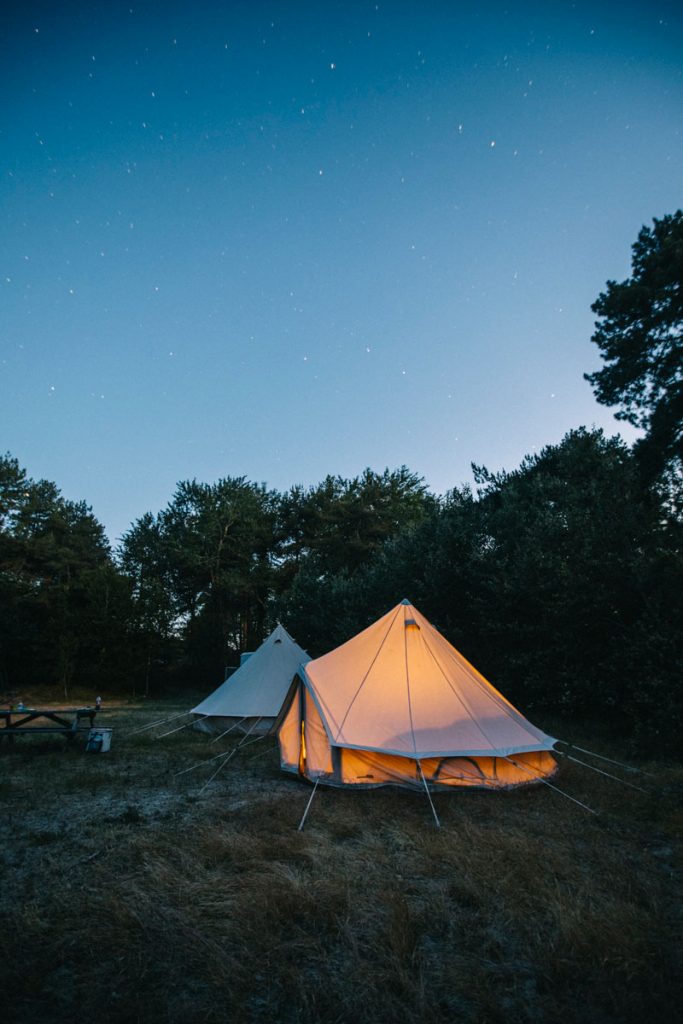 Activité insolite a faire en baie de somme : dormir en bivouac dans le domaine de marquenterre. crédit photo : Clara Ferrand - blog Wildroad