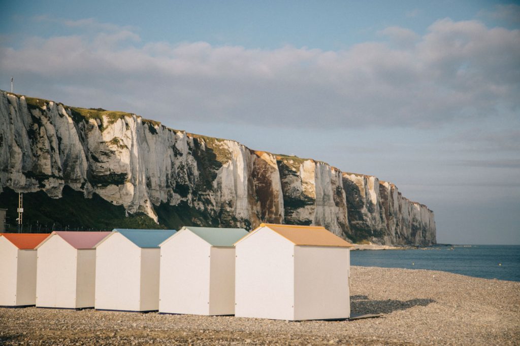 les cabanes de plage du Tréport en Normandie. crédit photo : Clara Ferrand - blog Wildroad