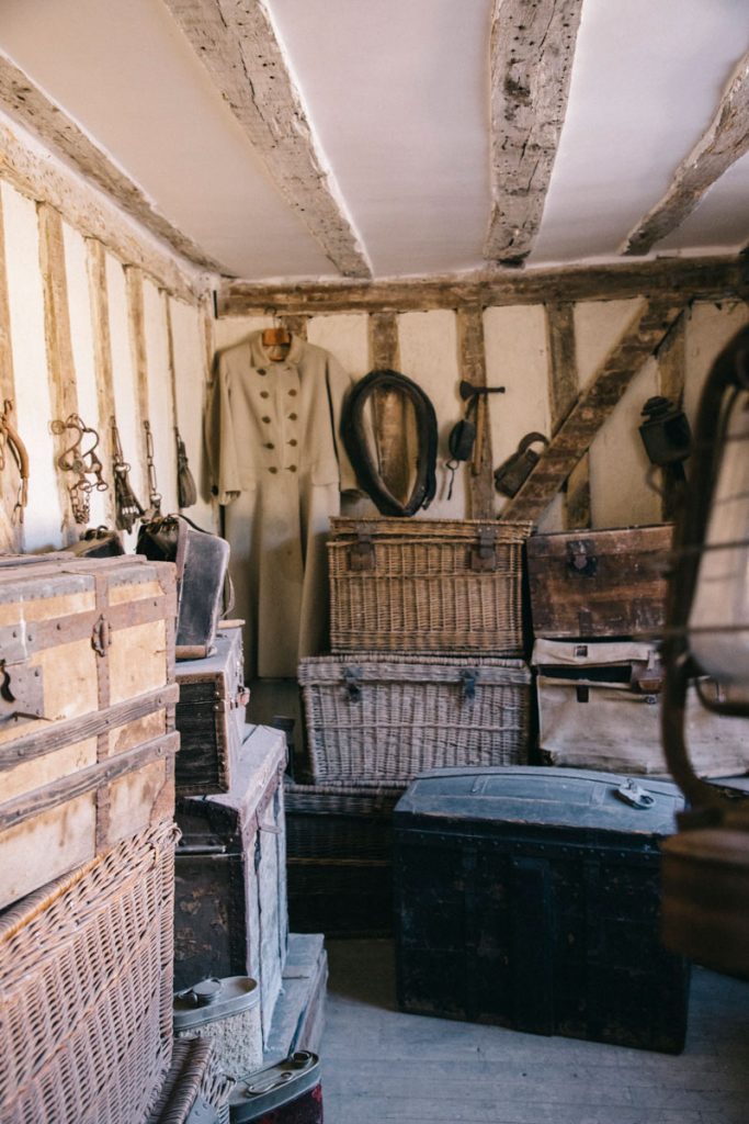 Les salle du chateau de vaux décorés pour l'escale Game. crédit photo : Clara Ferrand - blog Wildroad