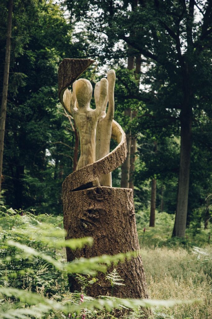 Les sculptures de la forêt de Crecy dans la baie de Somme. crédit photo : Clara Ferrand - blog Wildroad