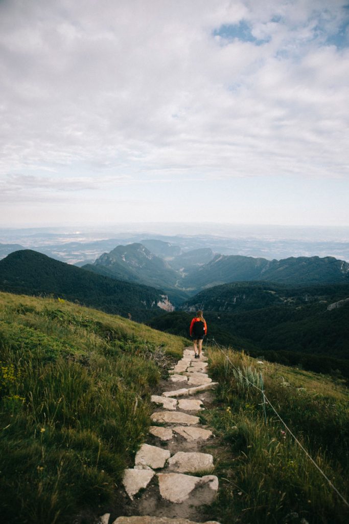 La randonnée de la forêt de Saou par les 3 sommets du Veyou, signal et Roche Courbe. crédit photo : Clara Ferrand - blog Wildroad