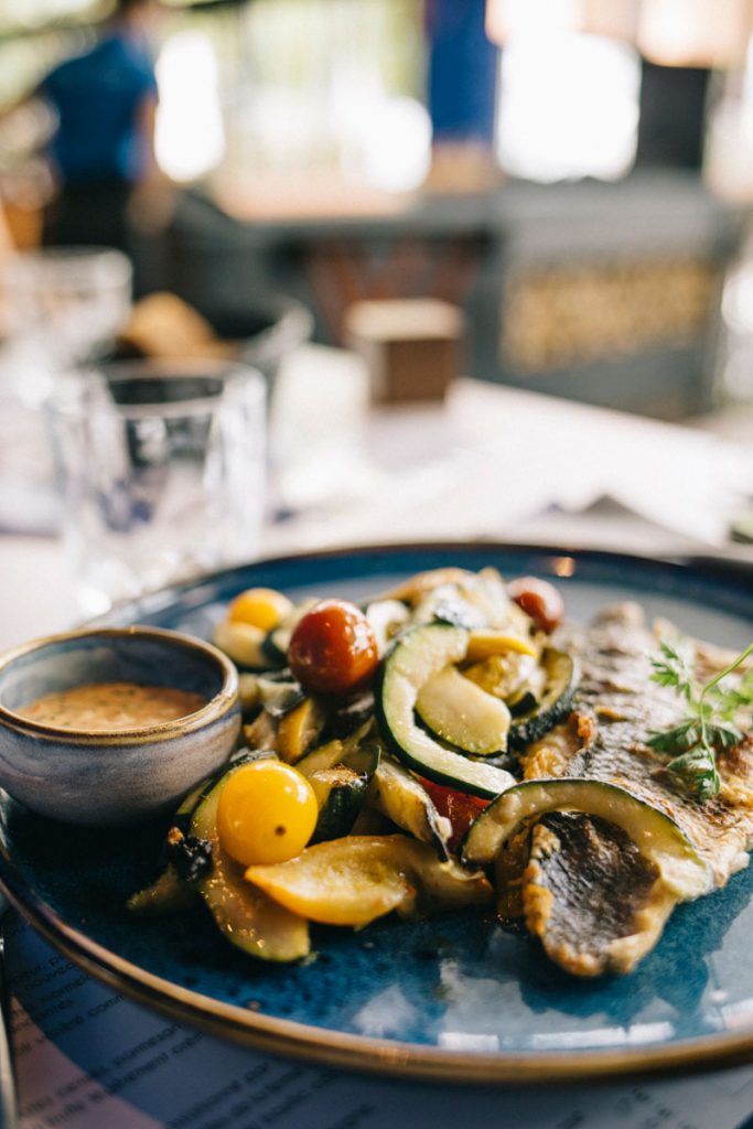 Les menus branchés du restaurant du belvédère aux lacs d'Orient à Mesnil Saint-Père. crédit photo : Clara Ferrand - blog Wildroad