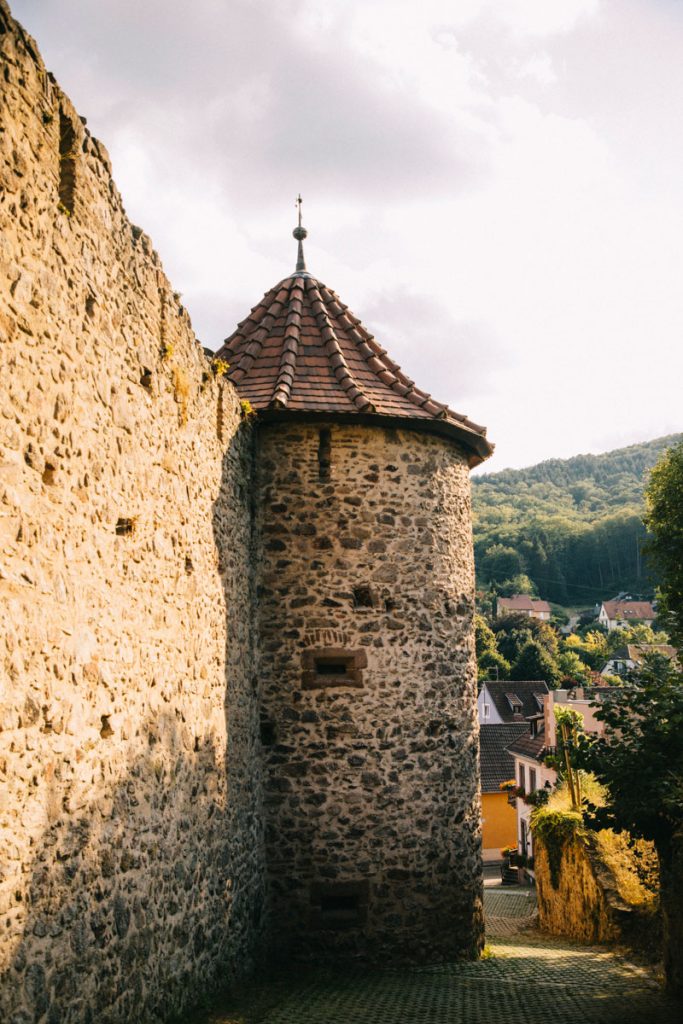 Les rempart de la ville fortifié de Ribeauvillé dans le Bas-Rhin. crédit photo : Clara Ferrand - blog Wildroad
