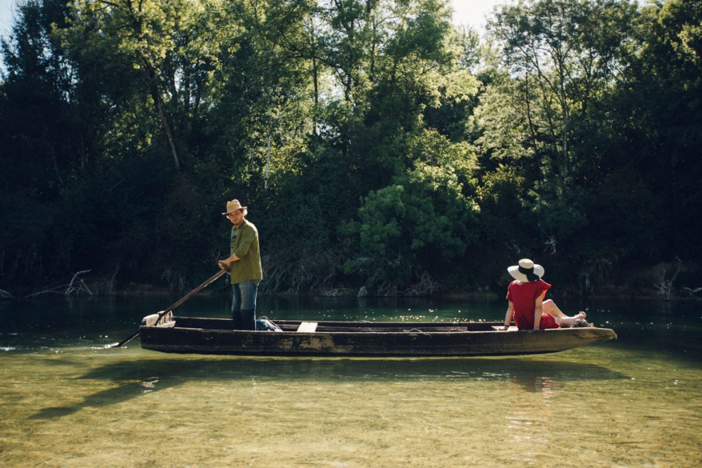 Naviguer sur la seine en barque traditionelle à Nogent-sur-Seine. crédit photo : Clara Ferrand - blog Wildroad