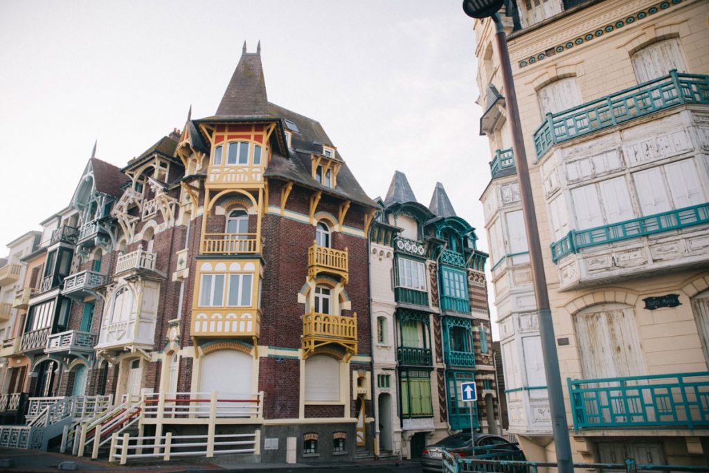 Les villas bourgeoises de la ville de Mers-les-Bains en baie de Somme. crédit photo : Clara Ferrand - blog Wildroad