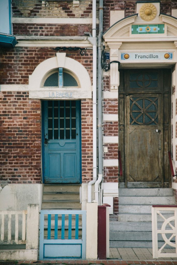 Les façades des villas bourgeoise de mers-les-Bains en picardie. crédit photo : Clara Ferrand - blog Wildroad