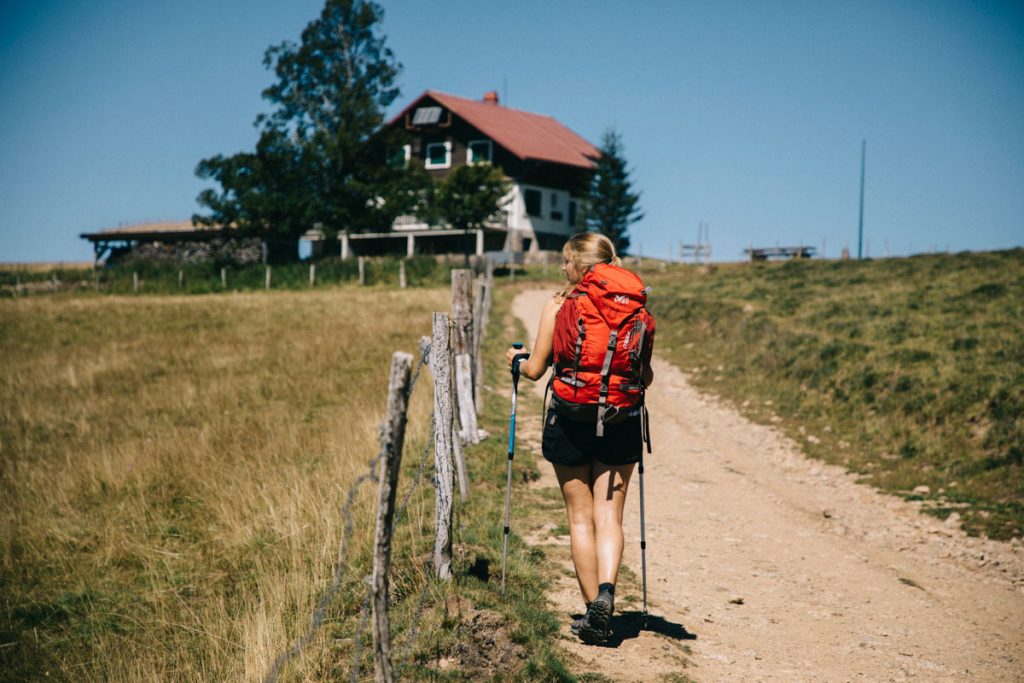 Arrivée au Thanner-Hubel et à sa ferme auberge pour un panorama sur les Alpes. crédit photo : Clara Ferrand - blog Wildroad