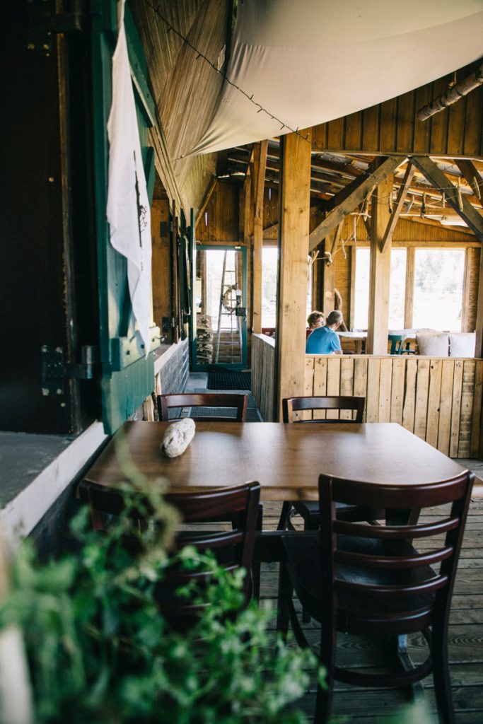 Où manger une part de tarte aux myrtille au Ballon d'Alsace : à la cabane sur la station de ski de la Gentiane. crédit photo : Clara Ferrand - blog Wildroad