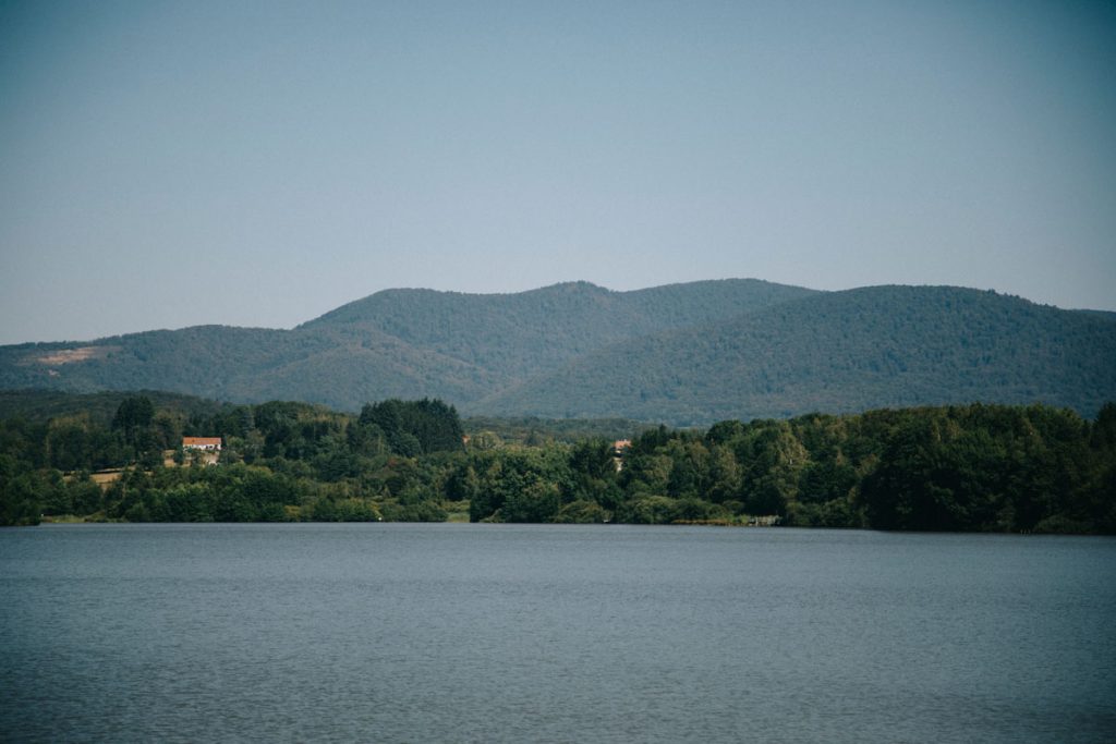 Le lac du malsaucy au pied du massif des Vosges. crédit photo : Clara Ferrand - blog Wildroad