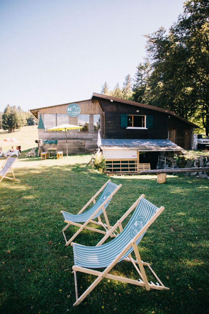 La cabane un café au pied de la station de ski de la Gentiane. crédit photo : Clara Ferrand - blog Wildroad