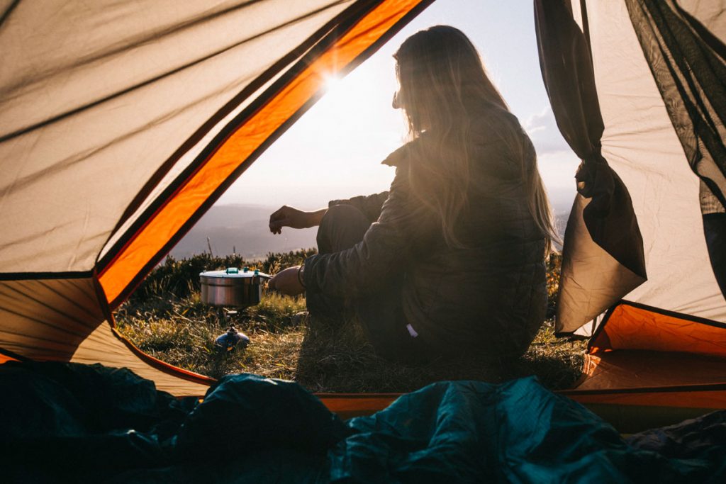 Comment bivouaquer autour du puy de Dôme en Auvergne. crédit photo : Clara Ferrand - blog Wildroad