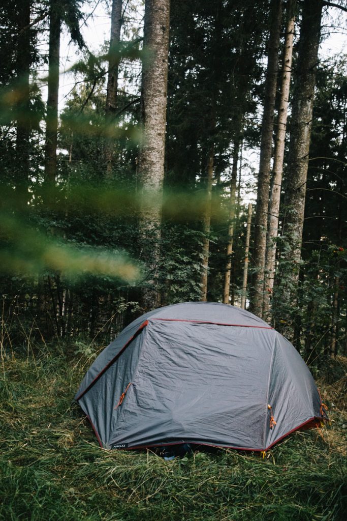 La tente au puys Pelat dans le massif central. crédit photo : Clara Ferrand - blog Wildroad