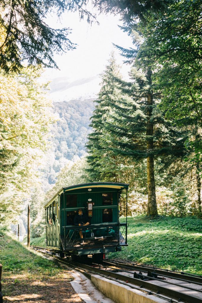 Le funiculaire du mont-Dore pour avoir la vue sur les puy de la Tache et le massif du Sancy. crédit photo : Clara Ferrand - blog Wildroad