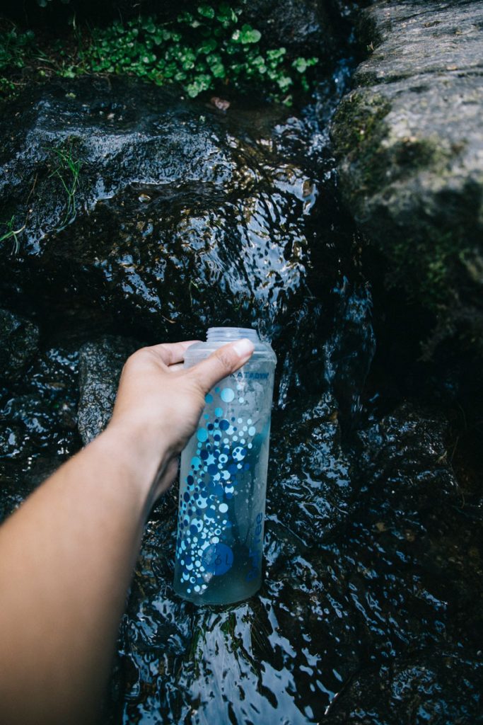 Comment trouver de l'eau en Auvergne et la filtrer pour la boire. crédit photo : Clara Ferrand - blog Wildroad