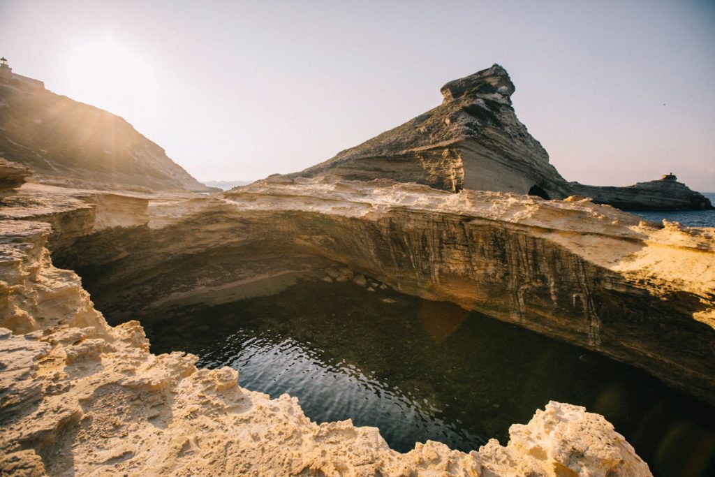 Les grotte maritime autour de Bonifacio à la plage de Saint-Antoine. crédit photo : Clara Ferrand blog Wildroad