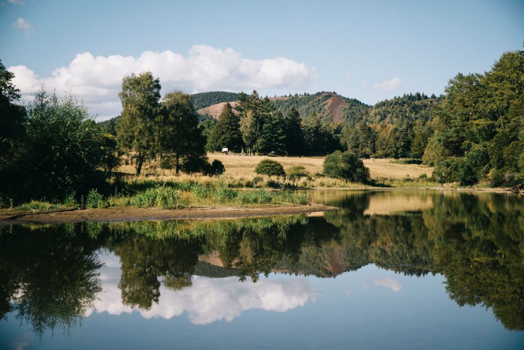 Le parc naturel des volcans d'Auvergne et le puy de la Vache. crédit photo : Clara Ferrand - blog Wildroad