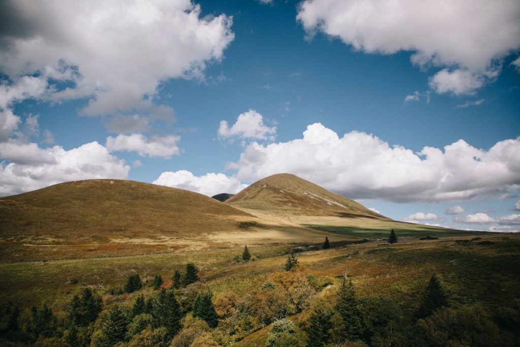Le puy de l'Angle et de le Tache enregistré andonnée dans le massif du Sancy. crédit photo : Clara Ferrand - blog Wildroad