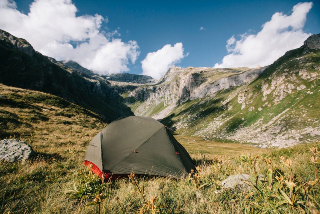 Bivouac dans le cirque du cul du Nant à la limite du parc de la Vanoise. crédit photo : Clara Ferrand - blog Wildroad