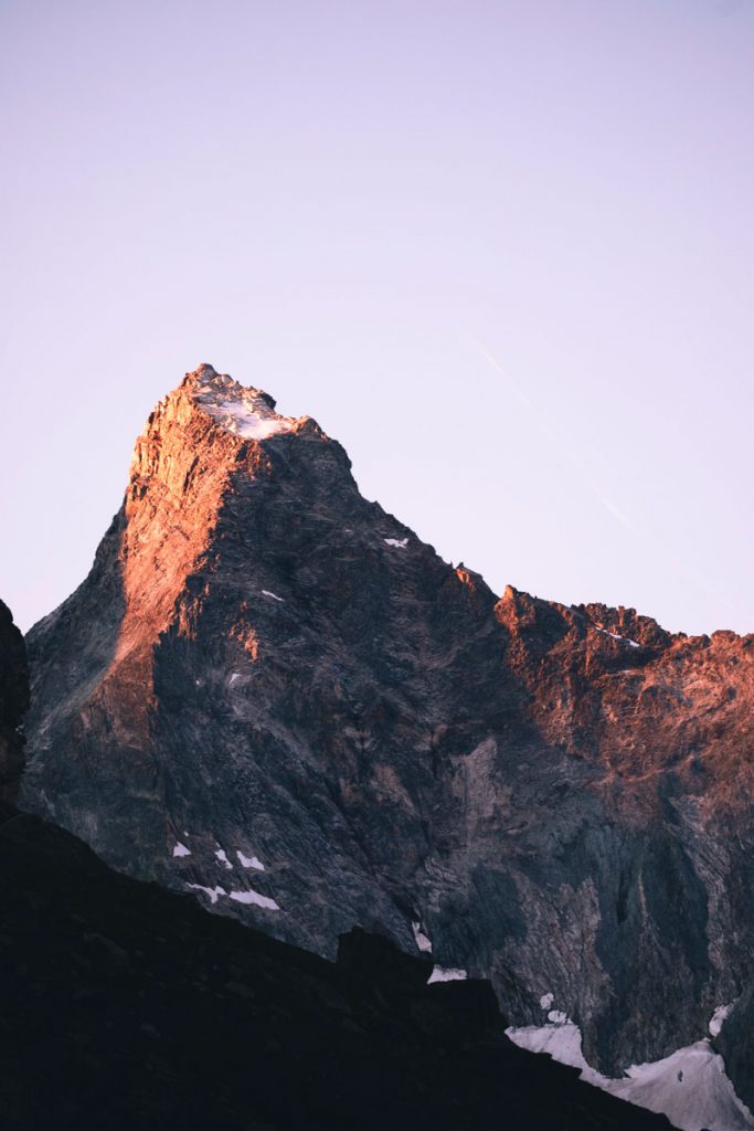 Coucher de soleil sur le glacier de la Glière. crédit photo : Clara Ferrand - blog Wildroad