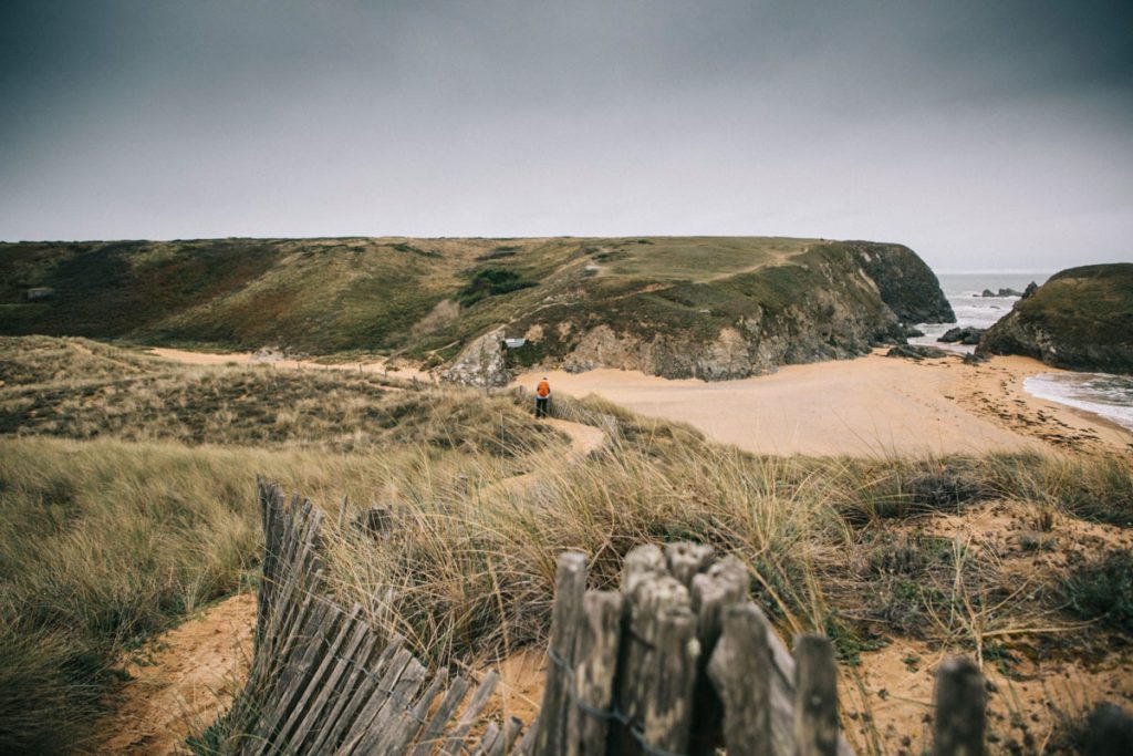 Les dunes protégées de la plage du Donnant à Belle-Île-en-mer. crédit photo : Clara Ferrand - blog Wildroad