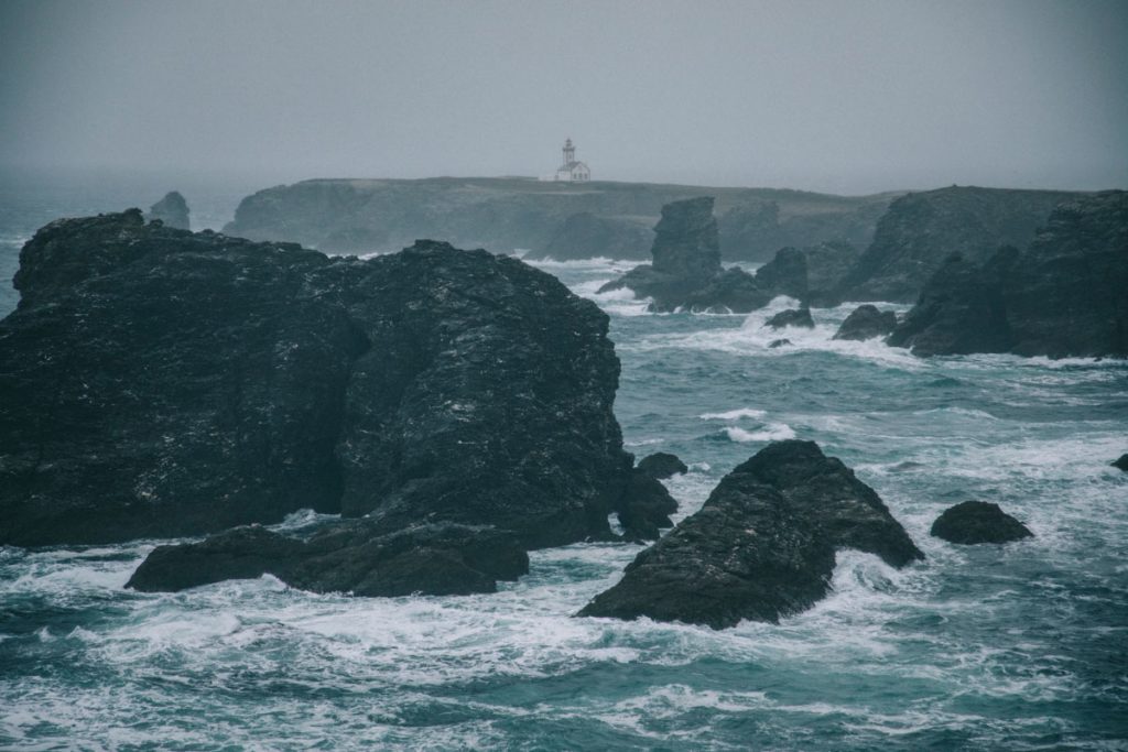 Tempête sur la pointe des poulains à Belle-île-en-mer. crédit photo : Clara Ferrand - blog Wildroad