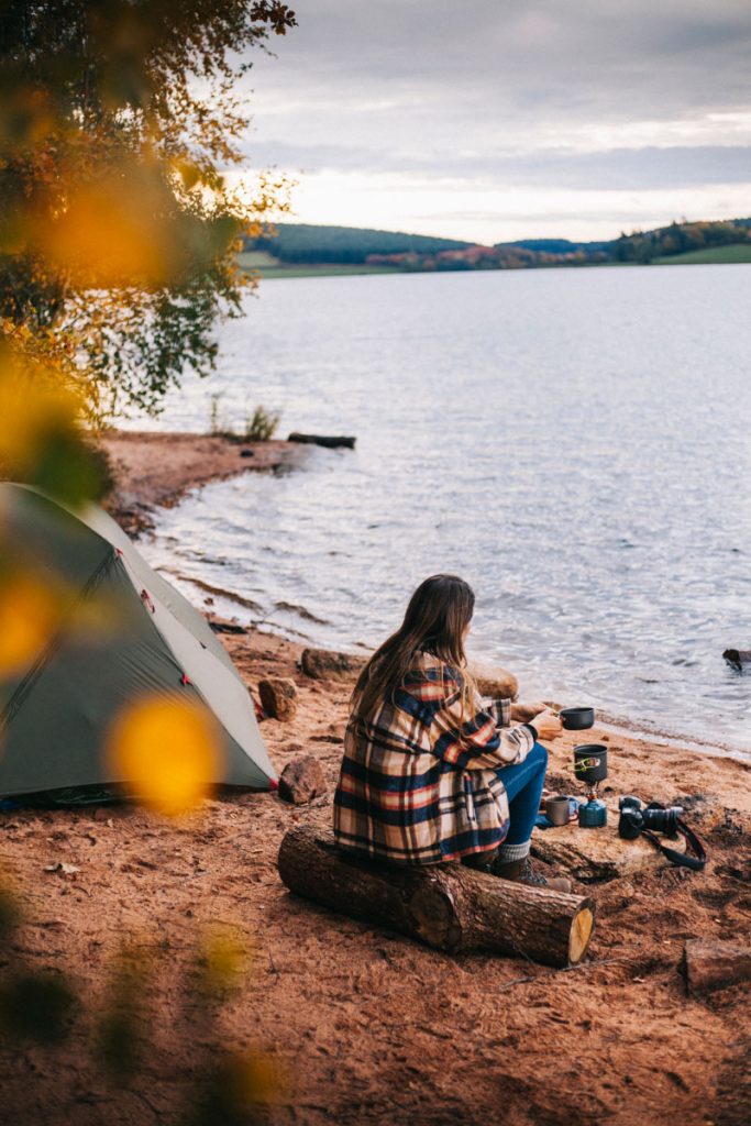 Week-end nature autour des lacs du Morvan avec un bivouac au lac de Saint Agnan. crédit photo : Clara Ferrand - blog Wildroad