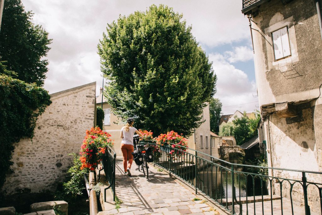 Visiter Epernon dans l'Essone à vélo depuis Paris. crédit photo : Clara Ferrand - blog Wildroad