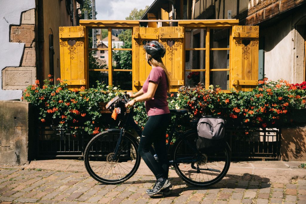 Le village de Barr sur la véloroute du vignoble en Alsace. crédit photo : Clara Ferrand - blog Wildroad