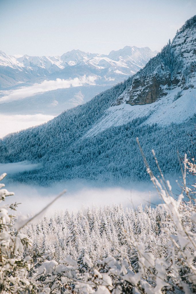 Une randonnée jusqu'au belvédère depuis le col du Granier. crédit photo : clara Ferrand - blog Wildroad