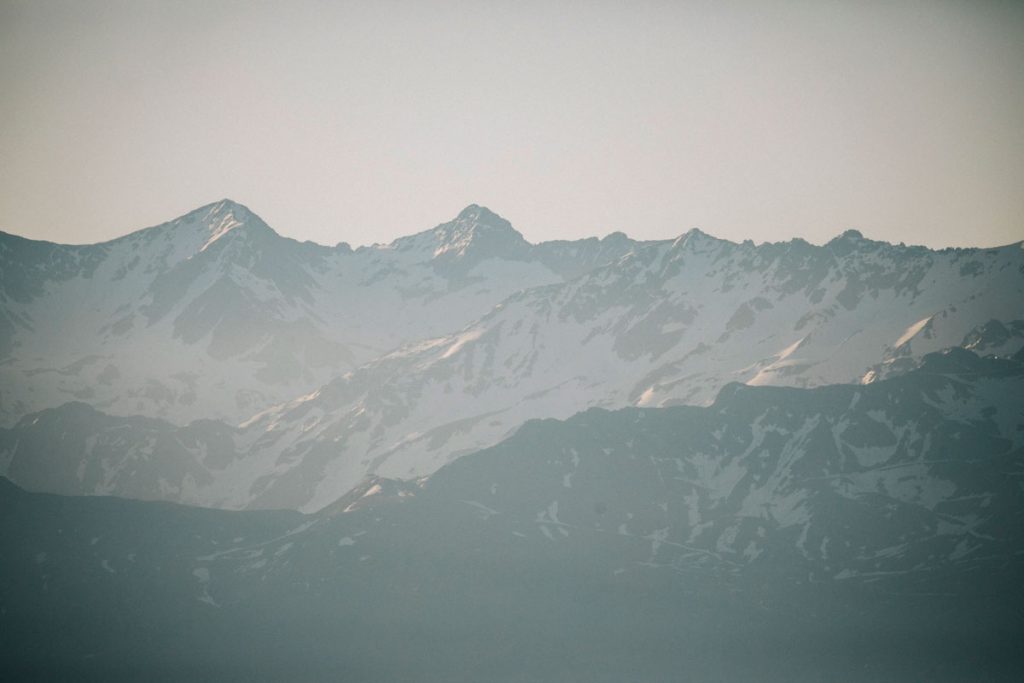 La vue sur les Belledonnes depuis la randonnée de la Pinéa. crédit photo : Clara Ferrand -blog Wildroad