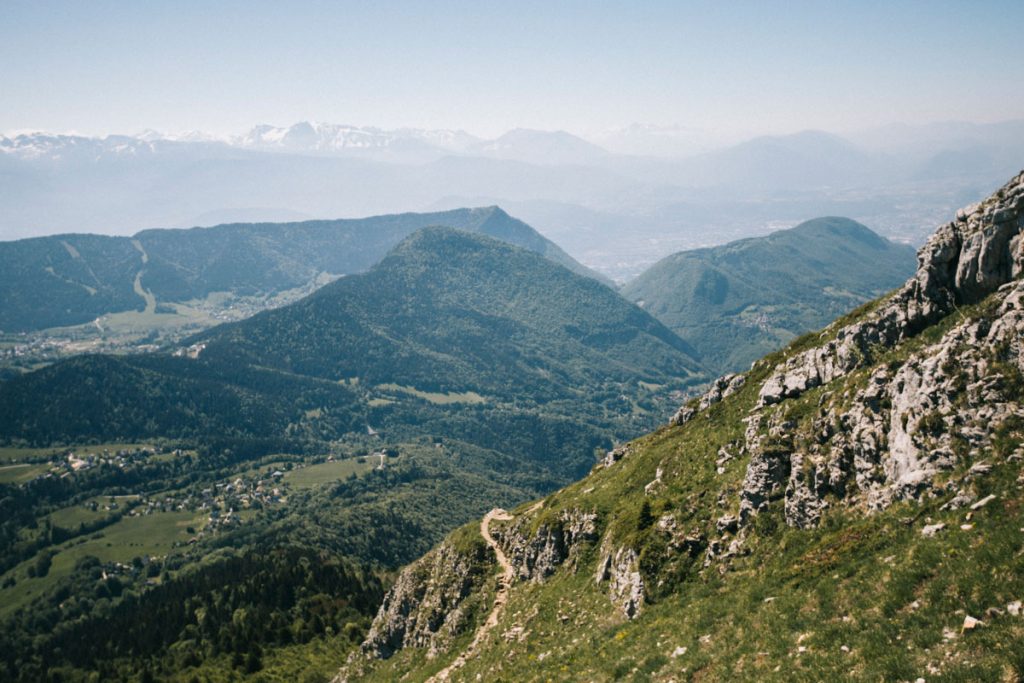 Faire la randonnée de la Pinéa un sommet facile en Chartreuse. crédit photo : Clara Ferrand -blog Wildroad