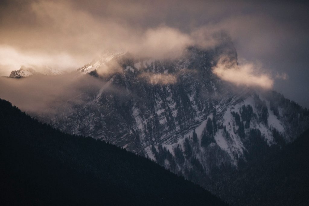 Les sommets du massif de la chartreuse à découvrir pendant une randonnée facile. crédit photo :  Clara Ferrand - blog Wildroad