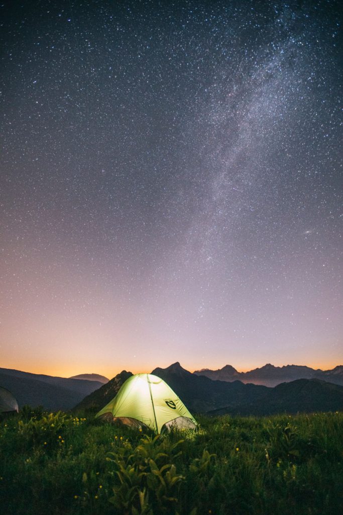 Voie lactée au dessus de mon bivouac dans le massif des bauges. crédit photo : Clara Ferrand - blog Wildroad